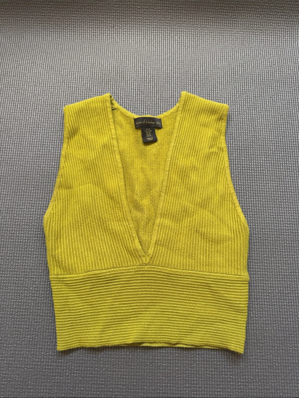 House of Harlow Ribbed V-Neck Top